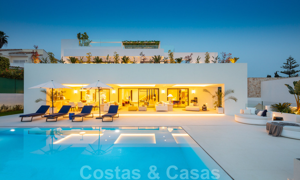 Villa de conception moderne prête à emménager à vendre à Nueva Andalucia - Marbella, proche des commodités 34028