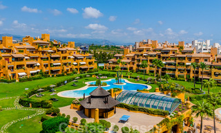 Spectaculaire penthouse avec piscine privée et vue panoramique sur la mer dans un complexe de luxe en front de mer à vendre, New Golden Mile, Marbella - Estepona 34035 
