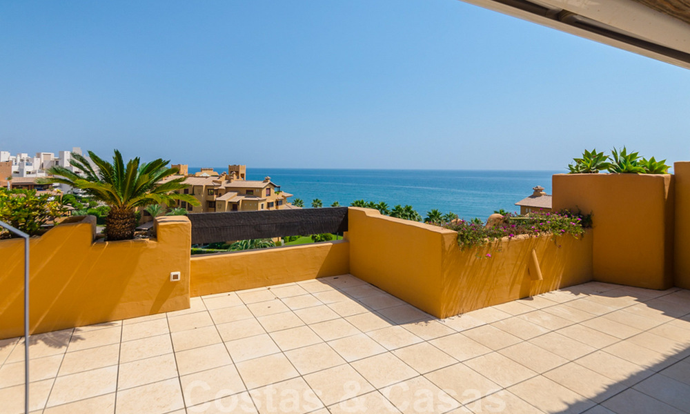 Spectaculaire penthouse avec piscine privée et vue panoramique sur la mer dans un complexe de luxe en front de mer à vendre, New Golden Mile, Marbella - Estepona 34040