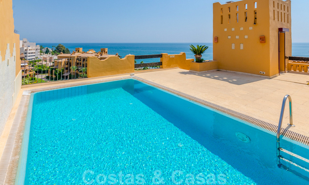 Spectaculaire penthouse avec piscine privée et vue panoramique sur la mer dans un complexe de luxe en front de mer à vendre, New Golden Mile, Marbella - Estepona 34081