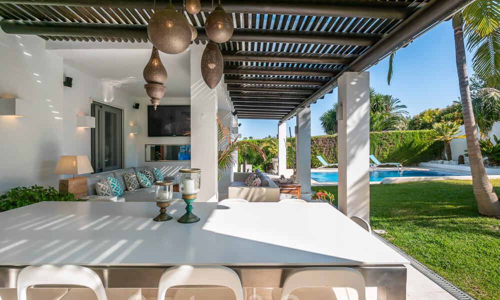 Villa moderne rénovée à vendre dans un quartier calme et résidentiel, près du golf et de la plage - Guadalmina - San Pedro, Marbella 34141