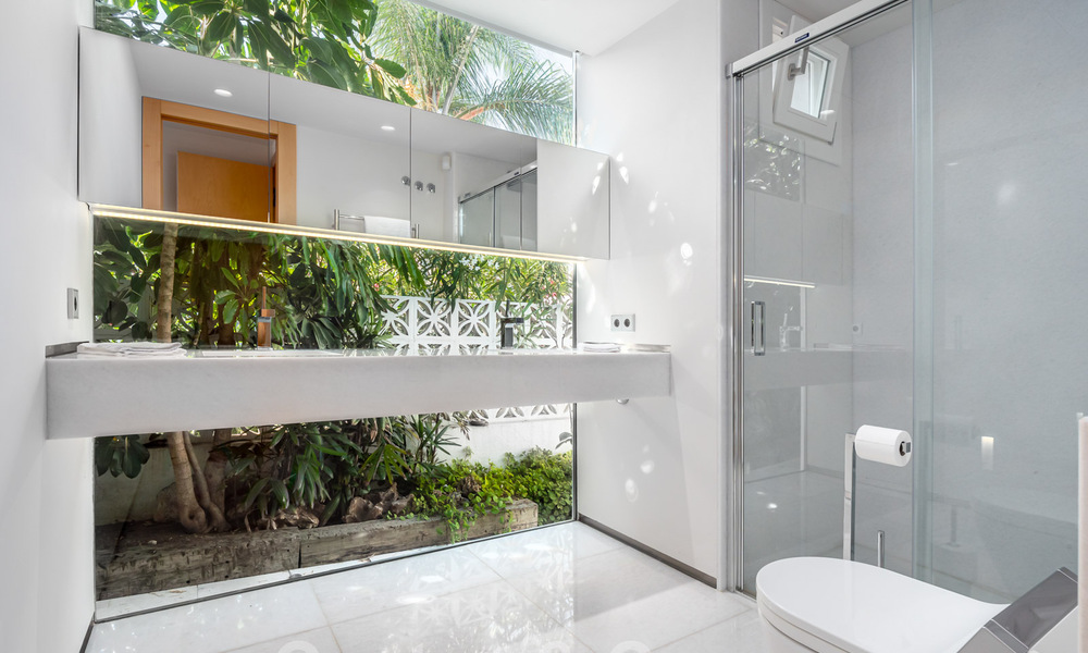 Villa moderne rénovée à vendre dans un quartier calme et résidentiel, près du golf et de la plage - Guadalmina - San Pedro, Marbella 34147