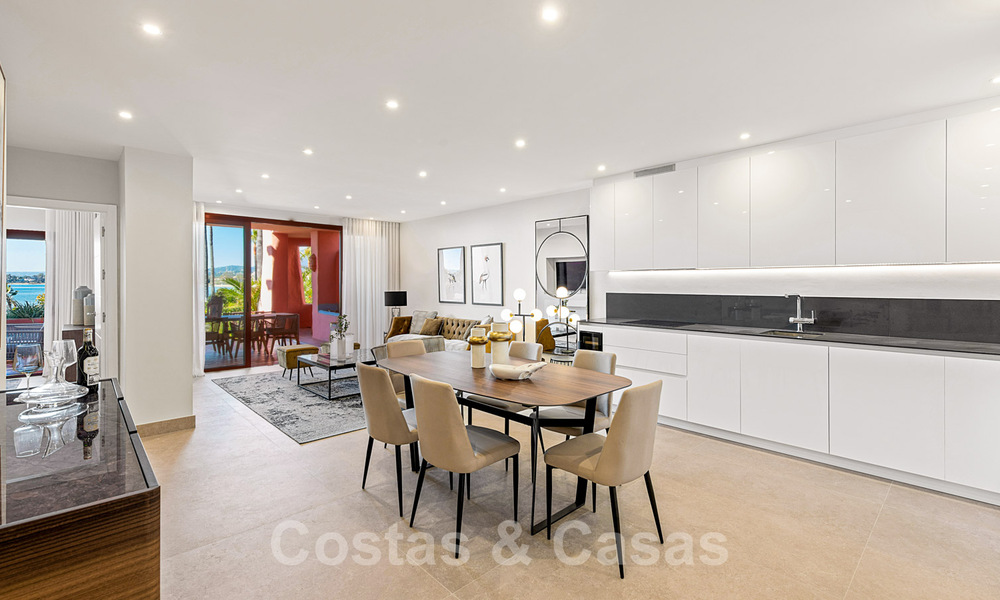 Appartement de luxe avec jardin en front de mer à vendre dans un complexe exclusif entre Marbella et Estepona 34190