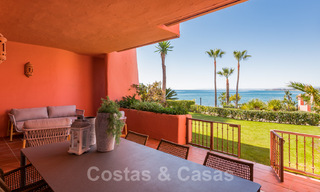 Appartement de luxe avec jardin en front de mer à vendre dans un complexe exclusif entre Marbella et Estepona 34193 