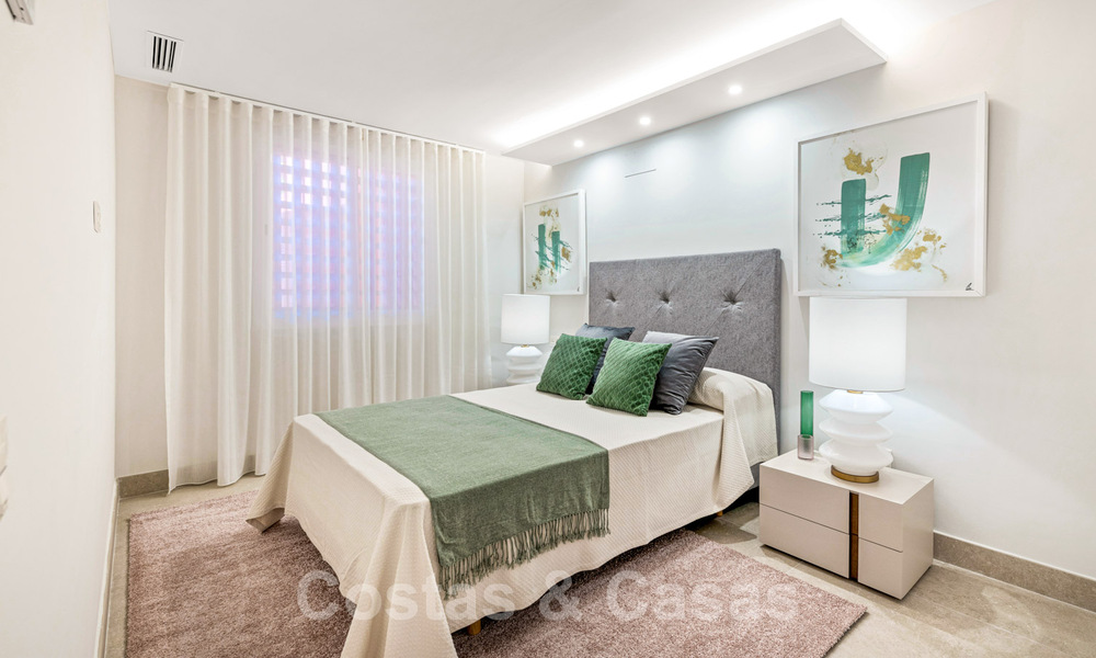 Appartement de luxe avec jardin en front de mer à vendre dans un complexe exclusif entre Marbella et Estepona 34197