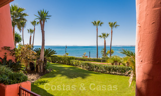 Appartement de luxe avec jardin en front de mer à vendre dans un complexe exclusif entre Marbella et Estepona 34199 