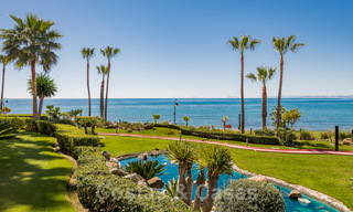 Appartement de luxe avec jardin en front de mer à vendre dans un complexe exclusif entre Marbella et Estepona 34204 