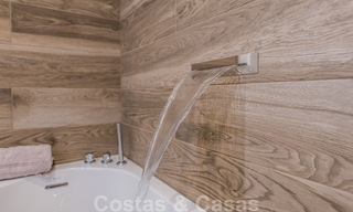 Appartement de luxe avec jardin en front de mer à vendre dans un complexe exclusif entre Marbella et Estepona 34205 