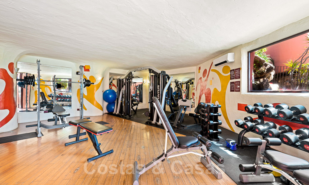 Appartement de luxe avec jardin en front de mer à vendre dans un complexe exclusif entre Marbella et Estepona 34208