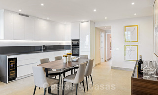 Appartement de luxe avec jardin en front de mer à vendre dans un complexe exclusif entre Marbella et Estepona 34212 