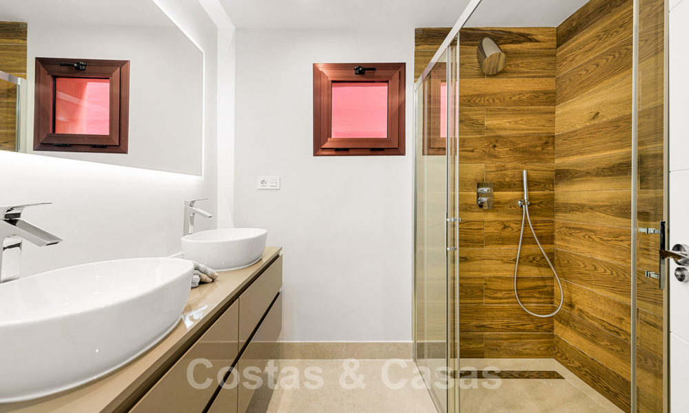 Appartement de luxe en front de mer à vendre avec vue sur la mer dans un complexe exclusif entre Marbella et Estepona 34242