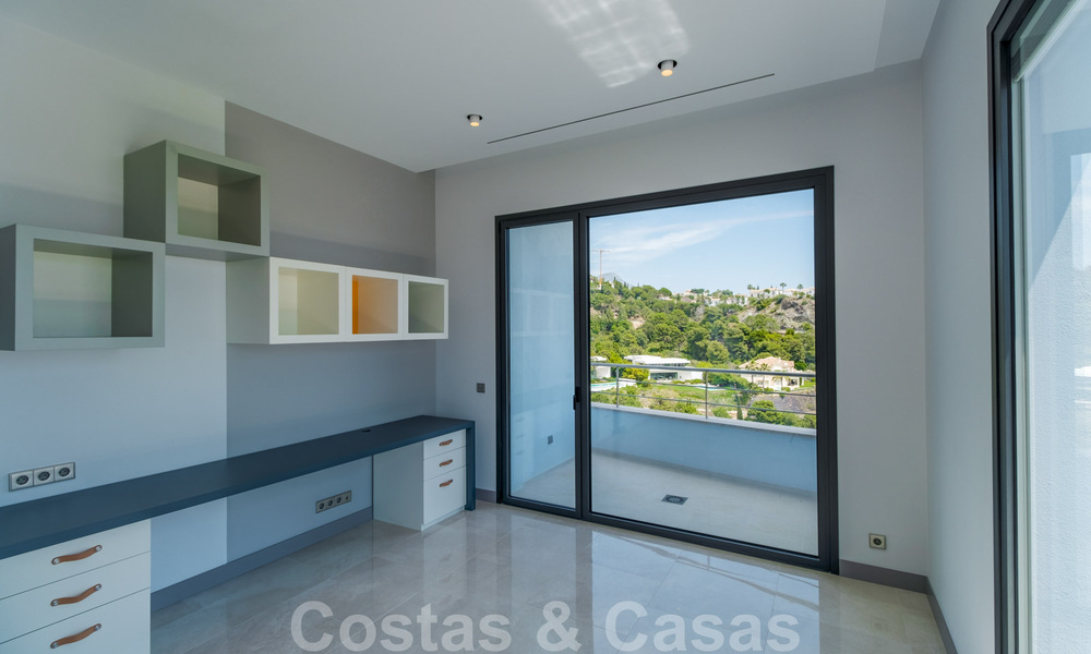 Villa ultramoderne avec vue panoramique sur la mer à vendre dans une urbanisation exclusive de Benahavis - Marbella 34369