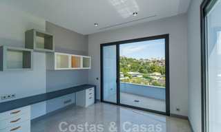 Villa ultramoderne avec vue panoramique sur la mer à vendre dans une urbanisation exclusive de Benahavis - Marbella 34369 