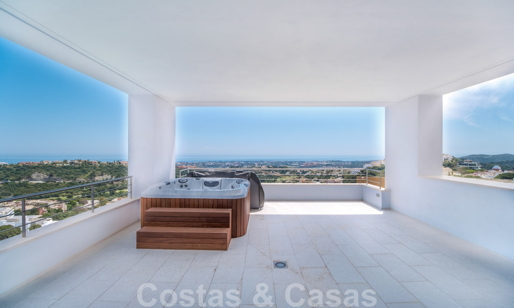 Villa ultramoderne avec vue panoramique sur la mer à vendre dans une urbanisation exclusive de Benahavis - Marbella 34381