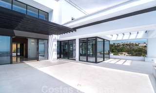 Villa ultramoderne avec vue panoramique sur la mer à vendre dans une urbanisation exclusive de Benahavis - Marbella 34389 