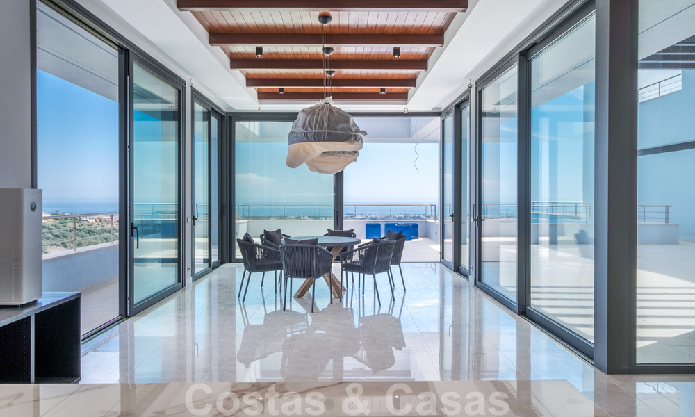 Villa ultramoderne avec vue panoramique sur la mer à vendre dans une urbanisation exclusive de Benahavis - Marbella 34404