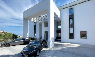 Villa ultramoderne avec vue panoramique sur la mer à vendre dans une urbanisation exclusive de Benahavis - Marbella 34433 