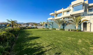 Prix très réduit. Villa de conception moderne prête à emménager à vendre dans une station de golf cinq étoiles à Marbella - Benahavis 34639 