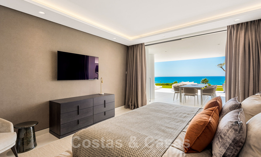 Appartement moderne et exclusive à vendre, directement sur la plage, entre Marbella et Estepona 34692