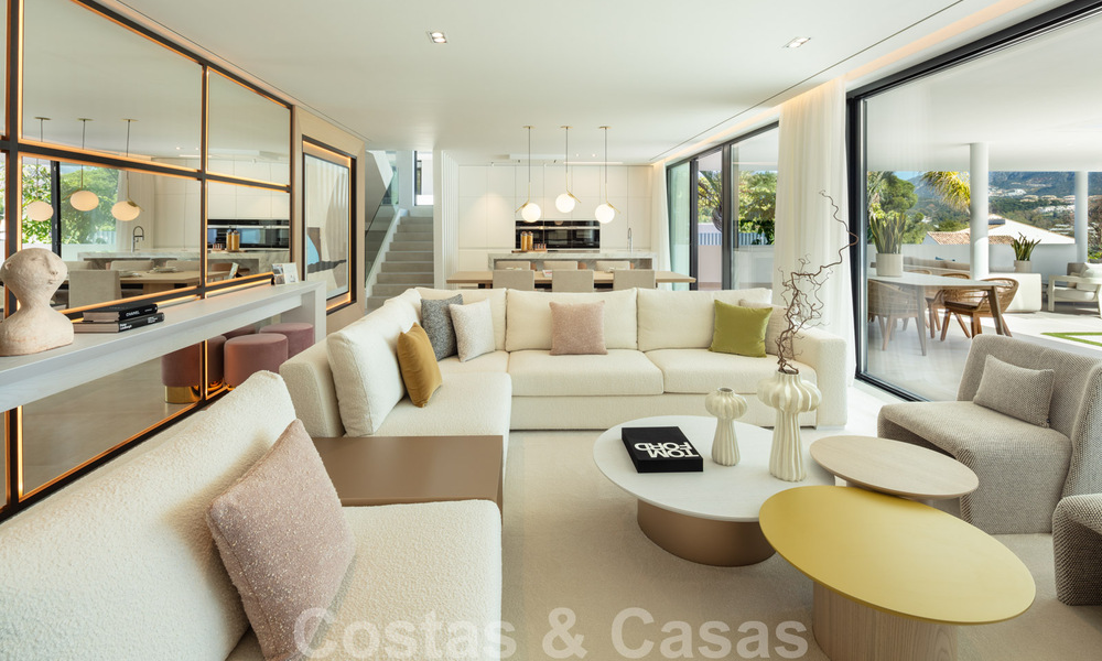 Villa design dans un quartier résidentiel très recherché de Las Brisas à Nueva Andalucia, avec vue imprenable sur la montagne de La Concha à Marbella 34805