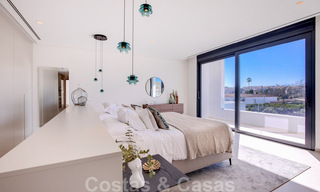Villa de conception moderne à vendre à une courte distance de marche de la plage et sa belle promenade, des clubs de plage et du centre de San Pedro, Marbella 38025 