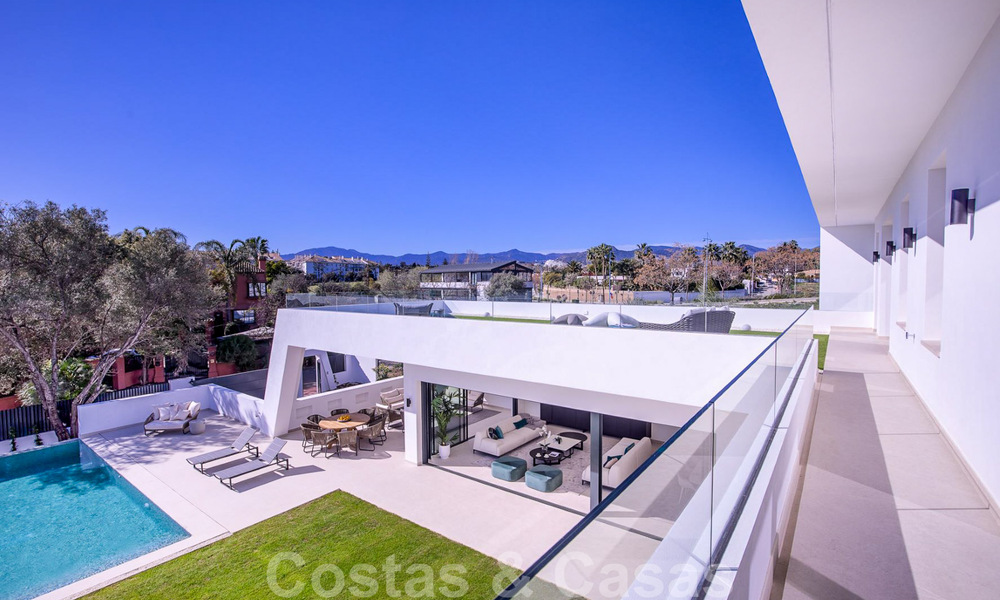 Villa de conception moderne à vendre à une courte distance de marche de la plage et sa belle promenade, des clubs de plage et du centre de San Pedro, Marbella 38029