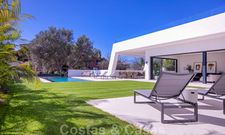 Villa de conception moderne à vendre à une courte distance de marche de la plage et sa belle promenade, des clubs de plage et du centre de San Pedro, Marbella 38039 