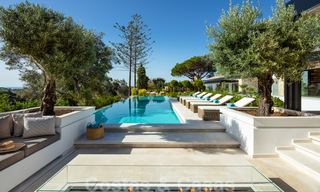 Villa exclusive à vendre en première ligne du golf à Aloha dans une résidence fermée à Nueva Andalucia - Marbella 35326 