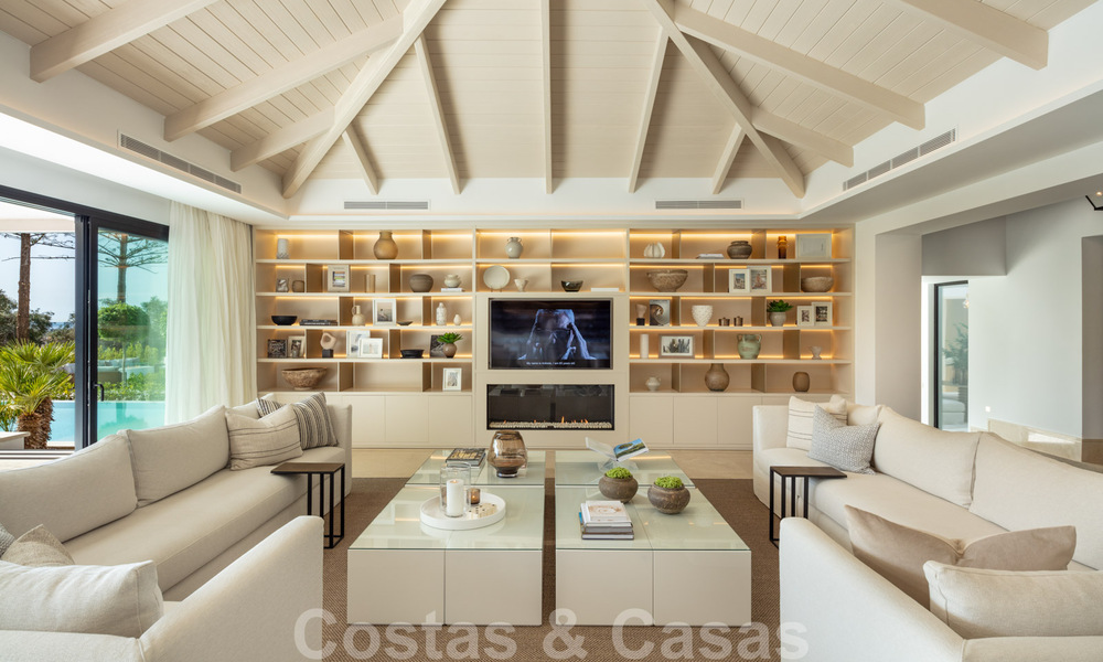 Villa exclusive à vendre en première ligne du golf à Aloha dans une résidence fermée à Nueva Andalucia - Marbella 35330