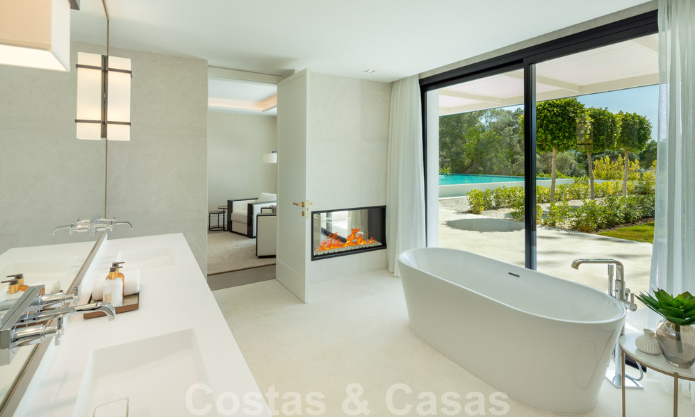 Villa exclusive à vendre en première ligne du golf à Aloha dans une résidence fermée à Nueva Andalucia - Marbella 35333
