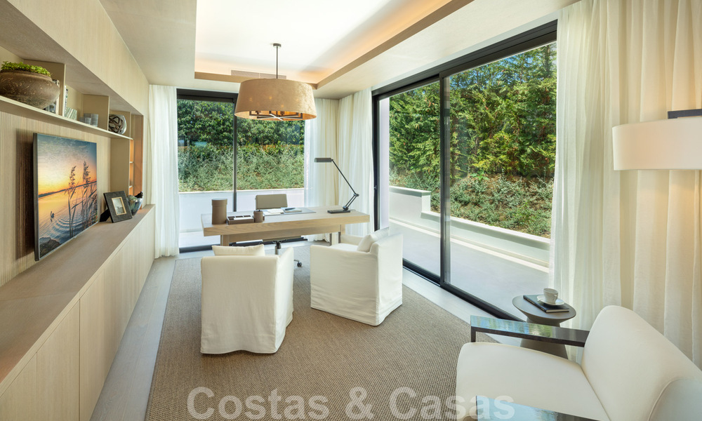 Villa exclusive à vendre en première ligne du golf à Aloha dans une résidence fermée à Nueva Andalucia - Marbella 35345