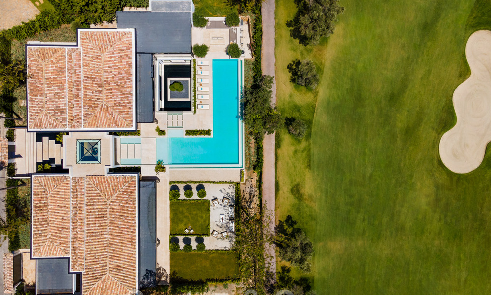 Villa exclusive à vendre en première ligne du golf à Aloha dans une résidence fermée à Nueva Andalucia - Marbella 35347
