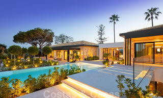 Villa exclusive à vendre en première ligne du golf à Aloha dans une résidence fermée à Nueva Andalucia - Marbella 35356 