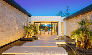 Villa exclusive à vendre en première ligne du golf à Aloha dans une résidence fermée à Nueva Andalucia - Marbella 35357 