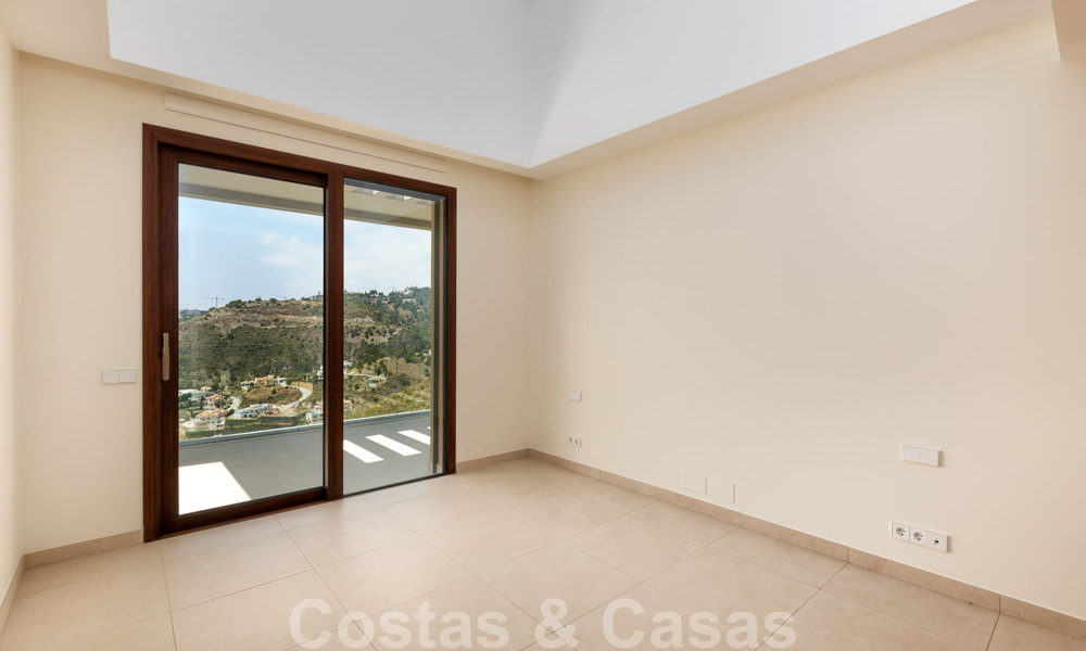 Nouveau penthouse à vendre avec vue panoramique sur la mer dans une belle station balnéaire à Benahavis - Marbella 35469