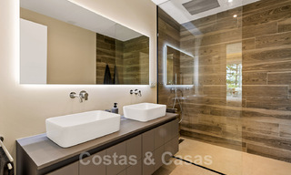 Appartement exclusif à vendre avec vue sur la mer dans un complexe en première ligne de plage sur le nouveau Golden Mile, Marbella - Estepona 35550 