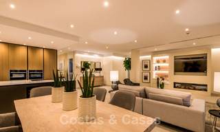 Appartement exclusif à vendre avec vue sur la mer dans un complexe en première ligne de plage sur le nouveau Golden Mile, Marbella - Estepona 35551 