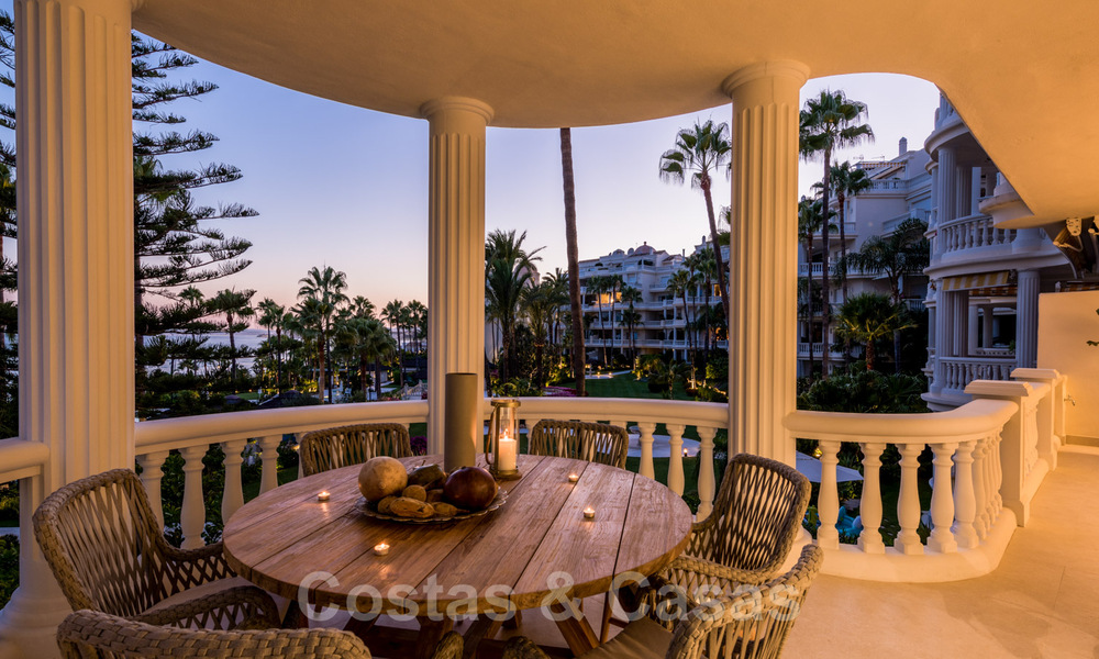 Appartement exclusif à vendre avec vue sur la mer dans un complexe en première ligne de plage sur le nouveau Golden Mile, Marbella - Estepona 35555