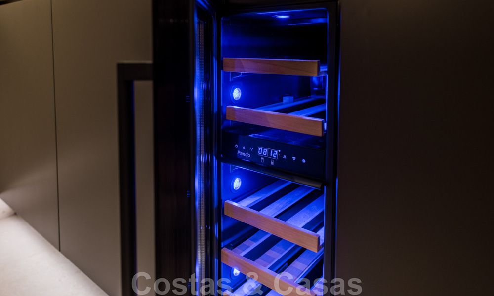 Appartement exclusif à vendre avec vue sur la mer dans un complexe en première ligne de plage sur le nouveau Golden Mile, Marbella - Estepona 35556