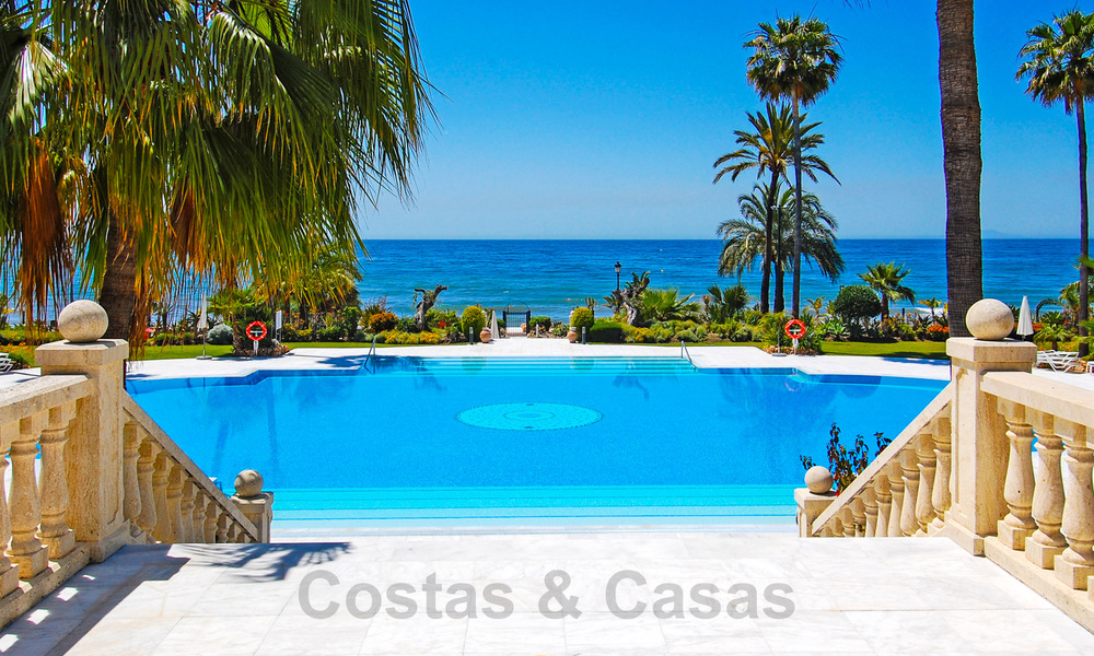 Appartement exclusif à vendre avec vue sur la mer dans un complexe en première ligne de plage sur le nouveau Golden Mile, Marbella - Estepona 35571