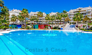 Appartement exclusif à vendre avec vue sur la mer dans un complexe en première ligne de plage sur le nouveau Golden Mile, Marbella - Estepona 35575 