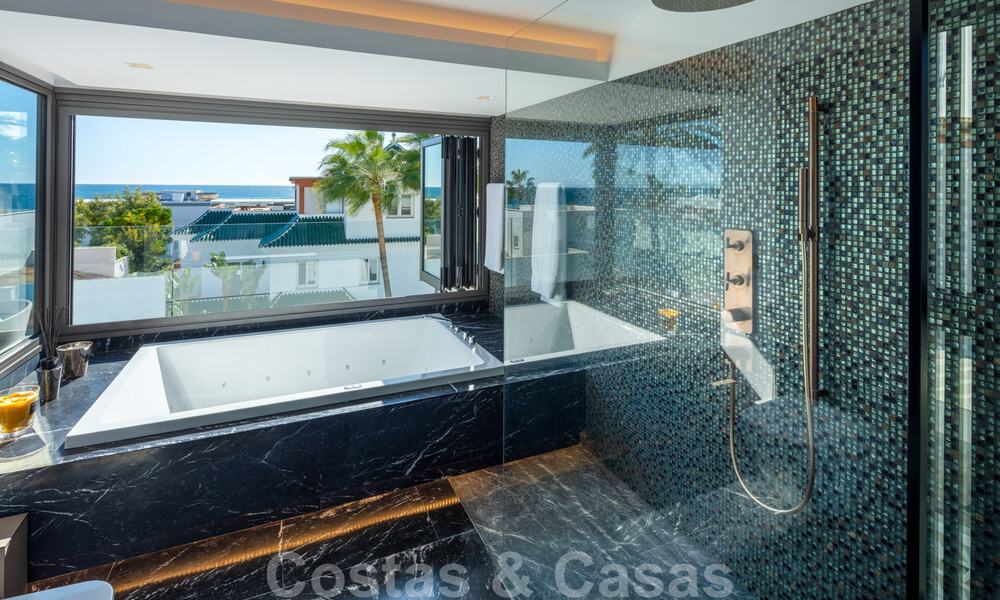 Villa de luxe en deuxième ligne de la plage à vendre à Puente Romano, Golden Mile, Marbella 35621
