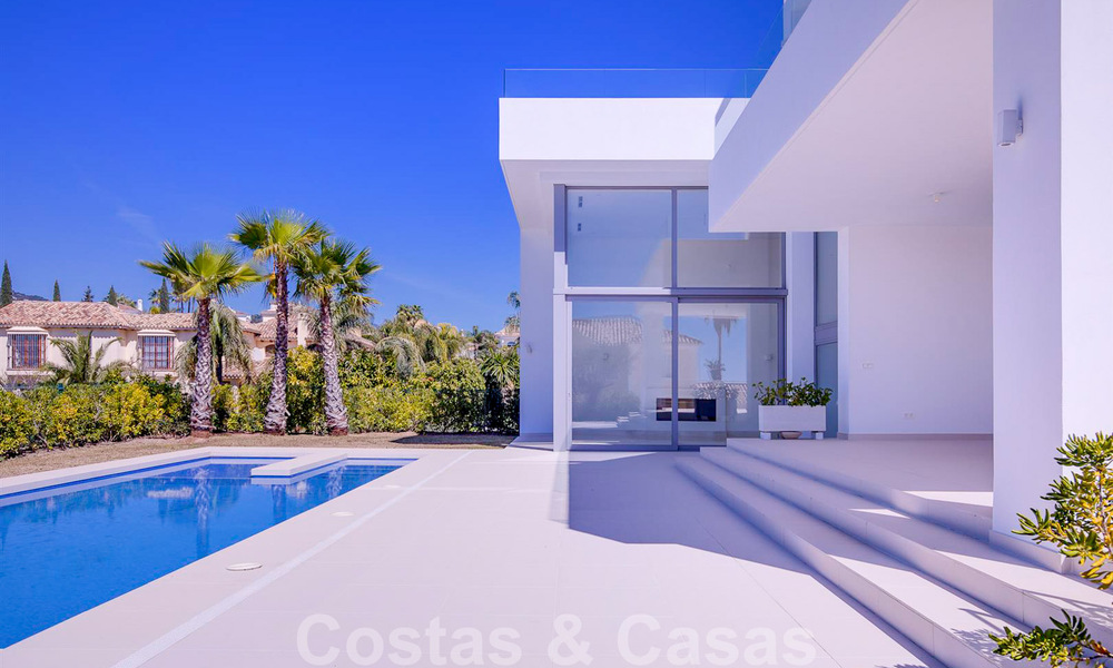 Prête à emménager, nouvelle villa de luxe moderne dans une résidence fermée à vendre à Marbella - Benahavis 35639