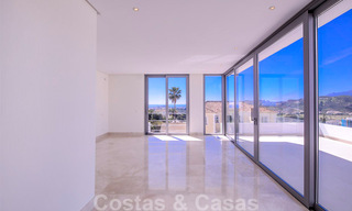 Prête à emménager, nouvelle villa de luxe moderne dans une résidence fermée à vendre à Marbella - Benahavis 35644 