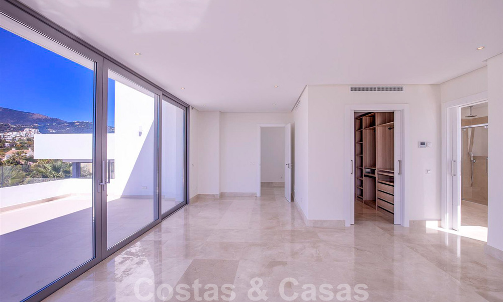 Prête à emménager, nouvelle villa de luxe moderne dans une résidence fermée à vendre à Marbella - Benahavis 35645