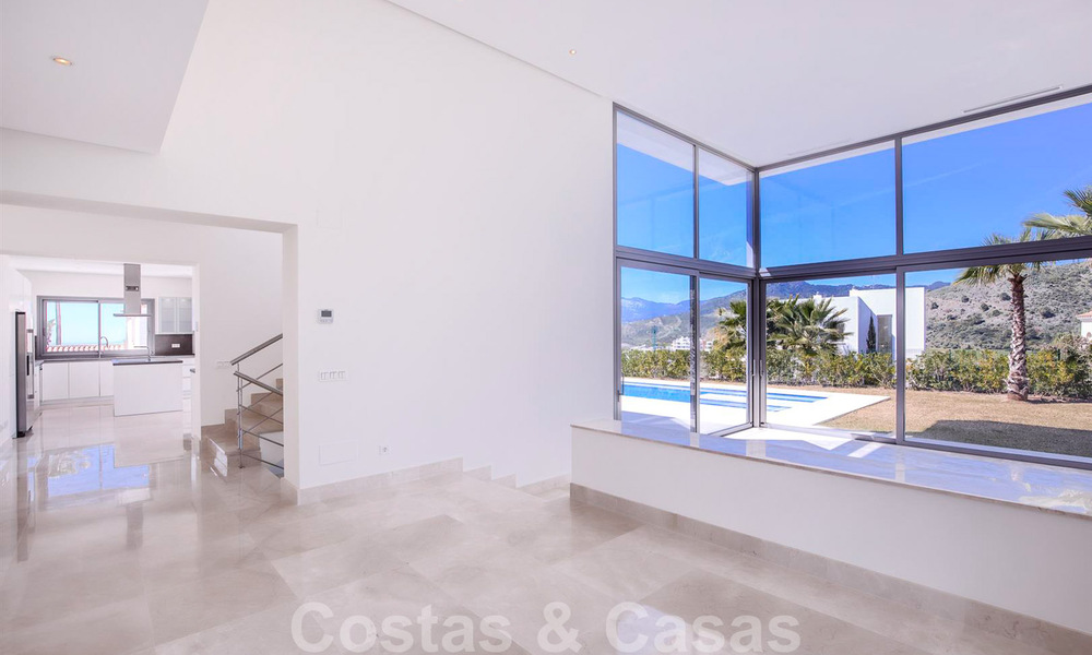 Prête à emménager, nouvelle villa de luxe moderne dans une résidence fermée à vendre à Marbella - Benahavis 35656