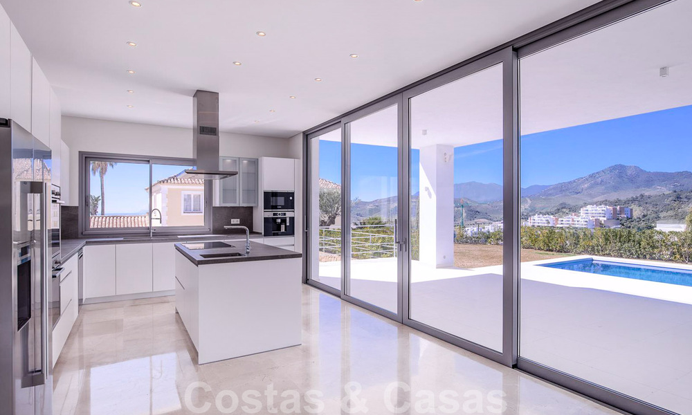 Prête à emménager, nouvelle villa de luxe moderne dans une résidence fermée à vendre à Marbella - Benahavis 35657