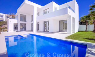 Prête à emménager, nouvelle villa de luxe moderne dans une résidence fermée à vendre à Marbella - Benahavis 35700 