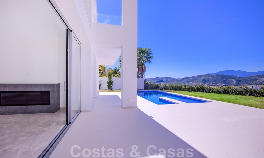Prête à emménager, nouvelle villa de luxe moderne dans une résidence fermée à vendre à Marbella - Benahavis 35702