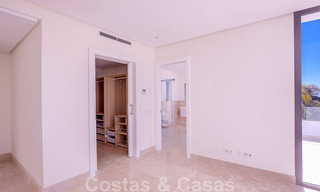 Prête à emménager, nouvelle villa de luxe moderne dans une résidence fermée à vendre à Marbella - Benahavis 35709 